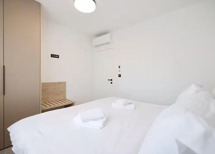 Lovely In With Wifi Апартаменты *